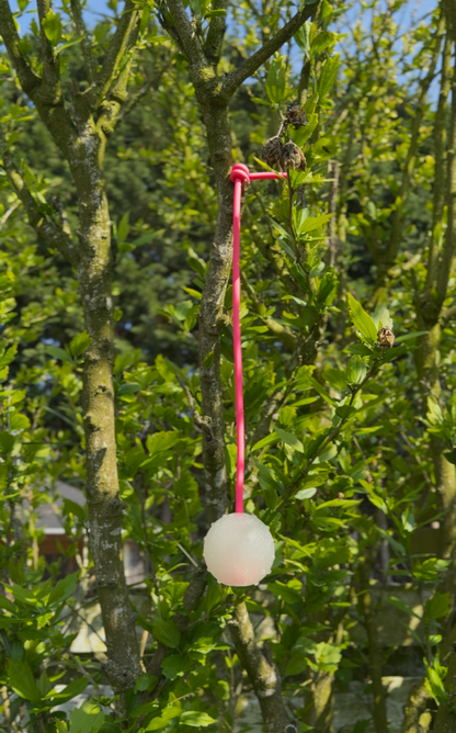 Pre-made ball tug 6 cm glow in the dark