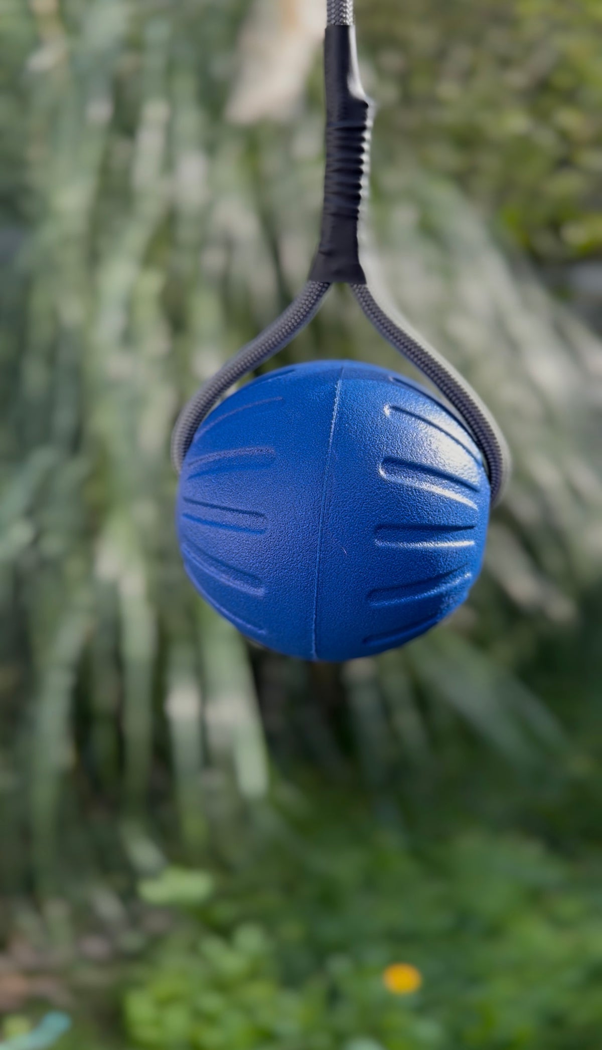 Pre-made ball tug 9 cm grey and dark blue
